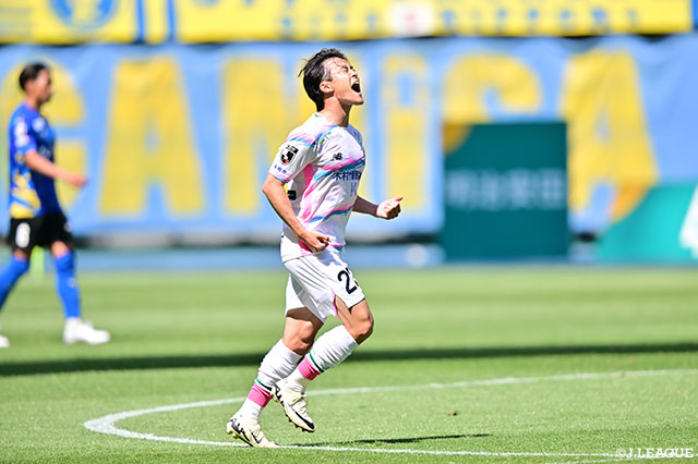 【明治安田Ｊ２・Ｊ３百年構想リーグ 地域リーグラウンド WEST-Bグループ 第16節 大分vs鳥栖】