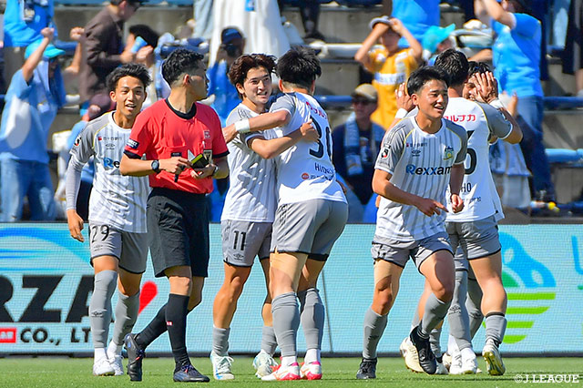 【明治安田Ｊ２・Ｊ３百年構想リーグ 地域リーグラウンド WEST-Aグループ 第17節 今治vs讃岐】