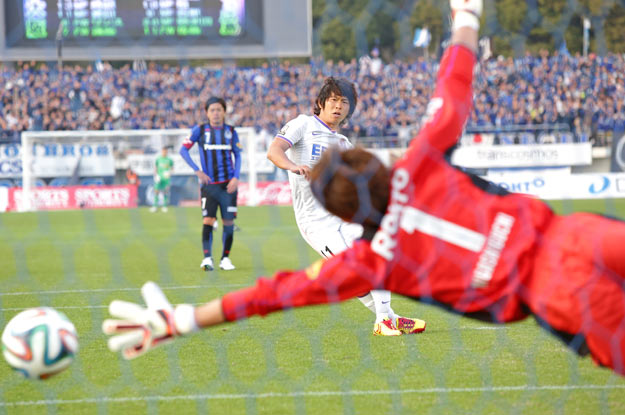 広島に勝点をもたらした佐藤の同点PK