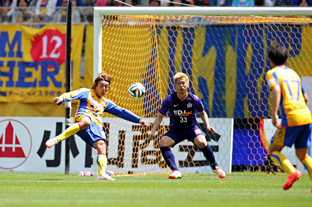 赤嶺の技ありボレーで仙台４連勝！