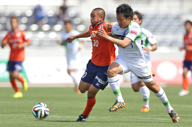 愛媛が今季初の３連勝で首位湘南を止める