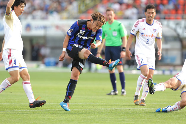 ３連勝のＧ大阪が首位浮上