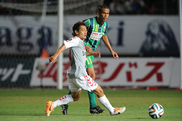 決め手欠き、勝点分け合う