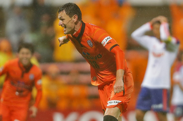 ノヴァコヴィッチの劇的ゴールで降格圏脱出