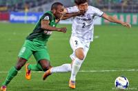 【ＡＣＬ】激しく競り合うゲロンとファン　ソッコ（１６／４１）