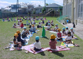 芝生・スマイル・給食会