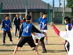 地元の小学生のクラブチームの試合の場として