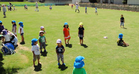 子供達が遊んでいる様子