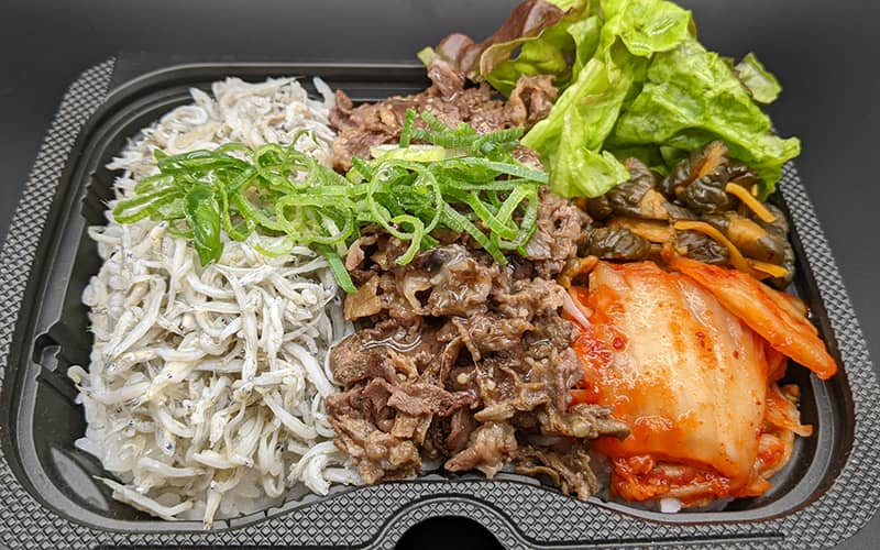 ネギ塩牛カルビと釜揚げシラス丼