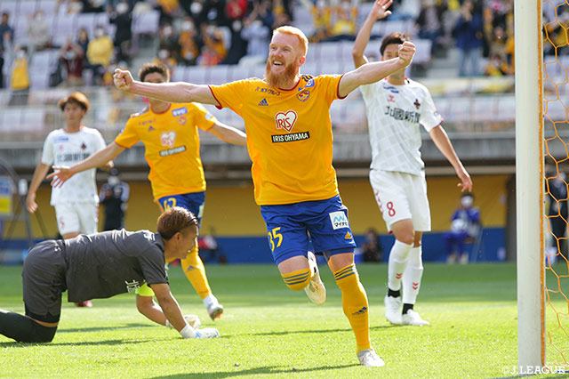 4得点快勝の仙台が2連勝で首位浮上 2 1で逃げ切った横浜fcは6試合ぶりの勝点3を獲得 サマリー 明治安田j2 第16節 jリーグ Jp 4得点快勝の仙台が2連勝で首位浮上 2 1で逃げ切った横浜fcは6試合ぶりの勝点3を獲得 サマリー 明治安田j2 第16節 jリーグ Jp