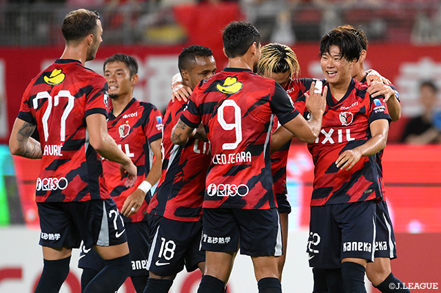公式】4連勝を達成した鹿島が首位に立つ。3連覇を狙う神戸が4ポイント