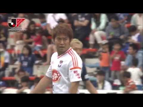 山崎 亮平（新潟）PA内にドリブルで持ち込みゴール右へ決める【ゴール動画：GS 第7節 福岡vs新潟】