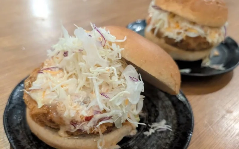 ルヴァ勝つバーガー ルヴァンコラボグルメ