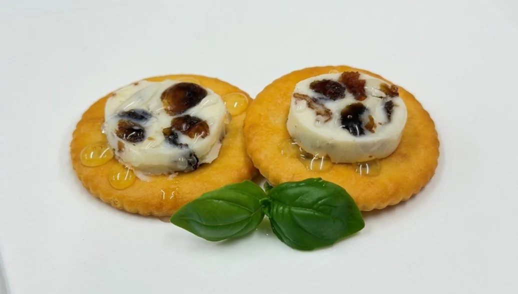 ルヴァンコラボ レーズンバタークラッカー